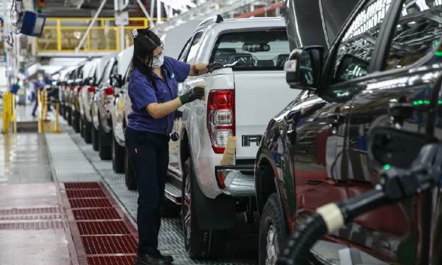 El Gobierno nacional brindará beneficios fiscales a la industria automotriz