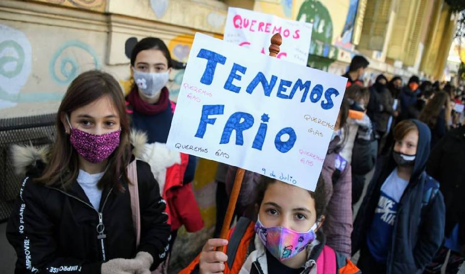 1 Frio en las escuelas sindicatos docentes exigen soluciones a los problemas de infraestructuraescuelas bonaerenses Agustina Perez