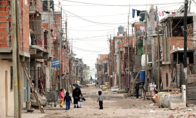 Los niveles de pobreza e indigencia aumentan en niñes y adolescentes