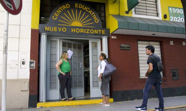 Padres denuncian el cierre de un colegio porteño a pocos días de comenzar el ciclo lectivo