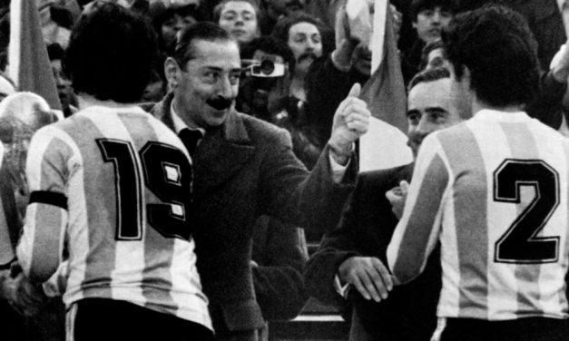 Argentina ‘78 y el Golpe de 1976: cuando el fútbol jugó en canchas embarradas de sangre