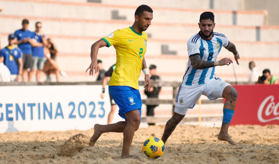 Argentina debutó con victoria por 5 a 4 ante Uruguay en la Copa América de Fútbol  Playa