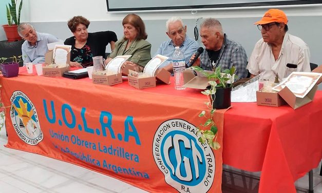 UOLRA rindió un homenaje a trabajadores pilares en la resistencia de la Dictadura Oligárquica-Militar