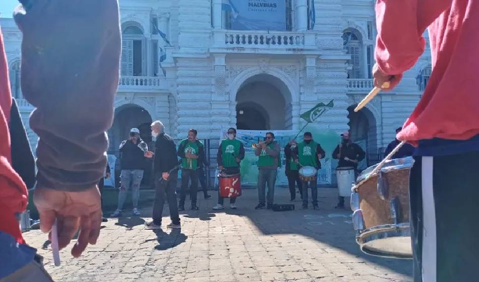 La Plata: trabajadores municipales denunciaron la no convocatoria a discutir aumentos salariales 2 Provisorio: Aumento salarial municipales La Plata