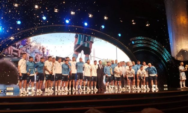 La CONMEBOL homenajeó a los campeones del mundo en “La Noche de las Estrellas”