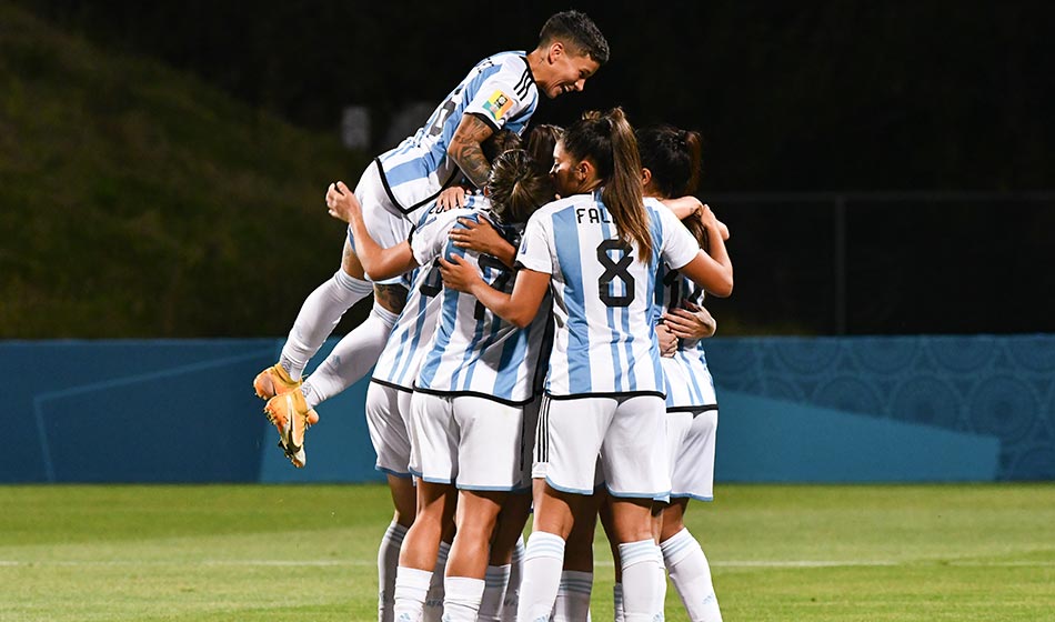 Todo listo: la selección argentina de fútbol femenino se mide hoy ante Venezuela 1