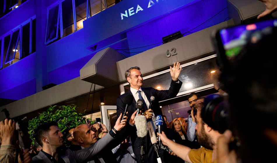 El partido derechista de Mitsotakis se impone ante una Grecia dividida 1