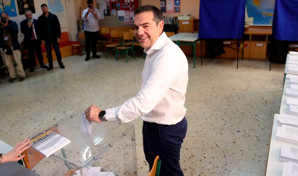 El partido derechista de Mitsotakis se impone ante una Grecia dividida 3