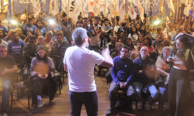 Jesús Escobar presentó su candidatura presidencial en CABA