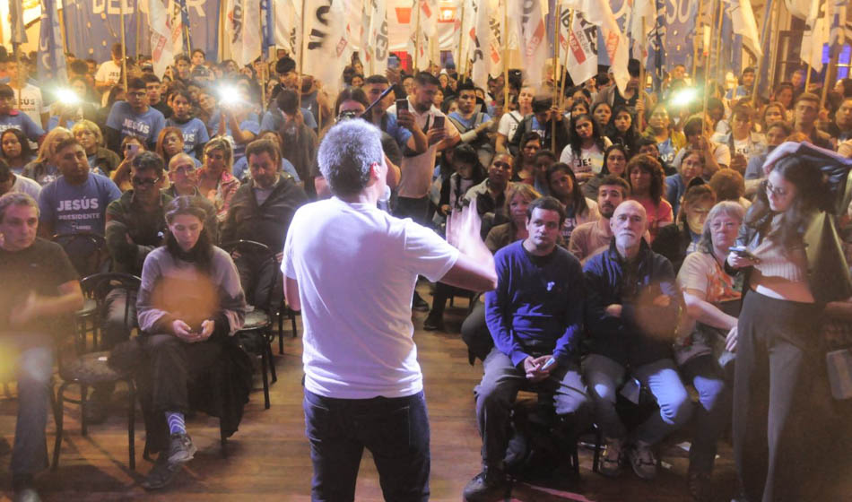 Jesús Escobar presentó su candidatura presidencial en CABA 1