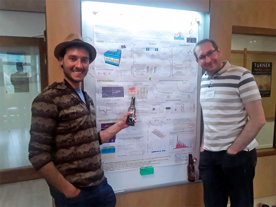 2 Investigadores logran medir diferencias de frecuencia en materiales revolucionarios de luz y sonido Instituto Balseiro