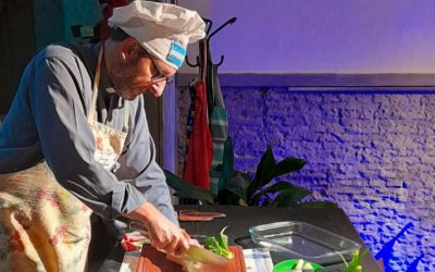 Carlos Stadler, el padre que cocina en vivo para arreglar la parroquia entrerriana de Larroque
