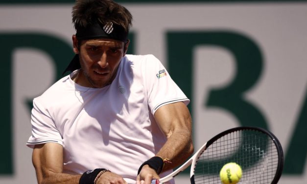 Alegría albiceleste: Tomás Etcheverry está en cuartos de final de Roland Garros