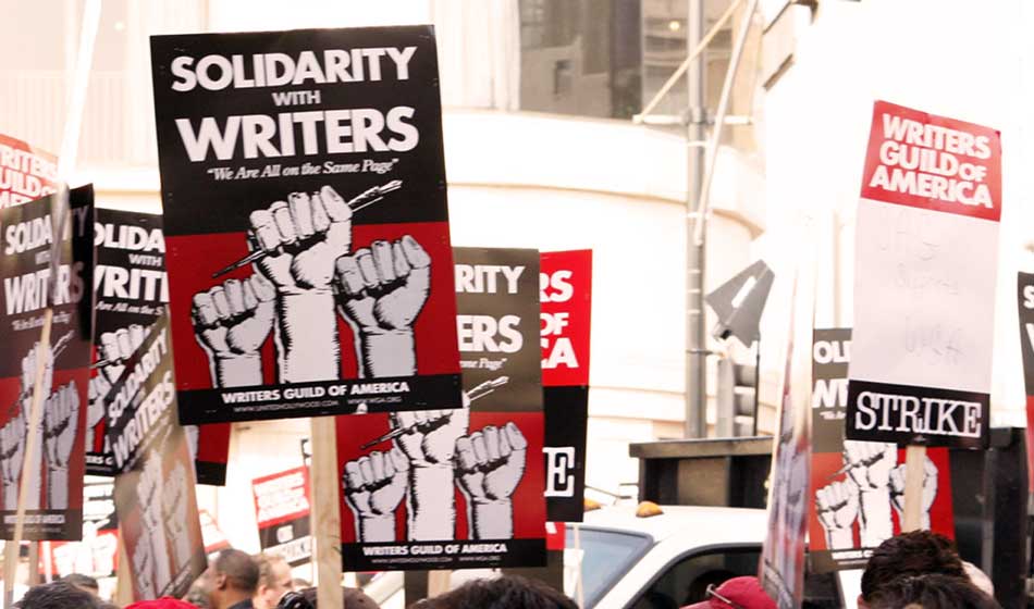 Huelga de guionistas: Hollywood intenta enfrentar a los sindicatos mientras les escritores continúan la lucha