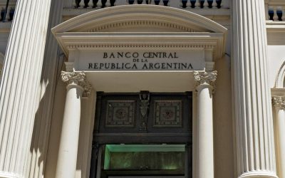Sin tiempo y sin dólares, Argentina enfrenta nuevos vencimientos del FMI