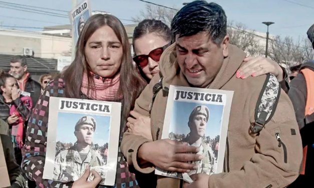 Zapala: familiares y vecines exigen justicia por la muerte del soldado Pablo Córdoba