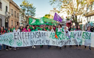 Ni un paso atrás, mujeres y disidencias coparon las calles platenses