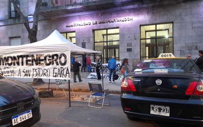 Desalojo policial en Mar del Plata: taxistas protestan en la Municipalidad contra el transporte ilegal