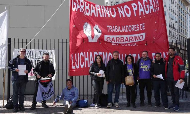 En el Día del Empleado de Comercio, trabajadores de Garbarino marcharon en reclamo de sueldos e indemnizaciones