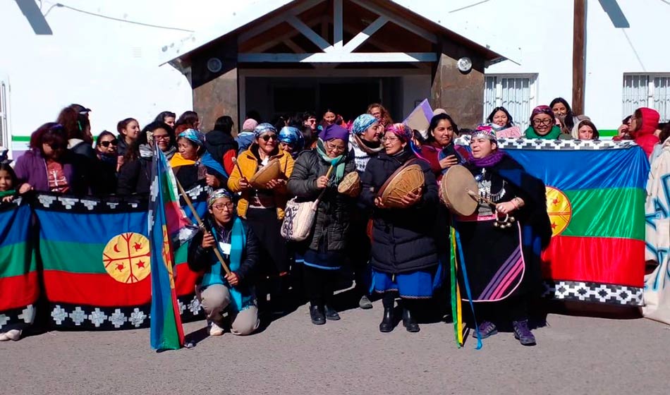La elección de Bariloche como sede del 36° Encuentro tiene que ver con el pedido de liberación de las presas políticas mapuches. Créditos: @36encpluri.mujeresydisidencias