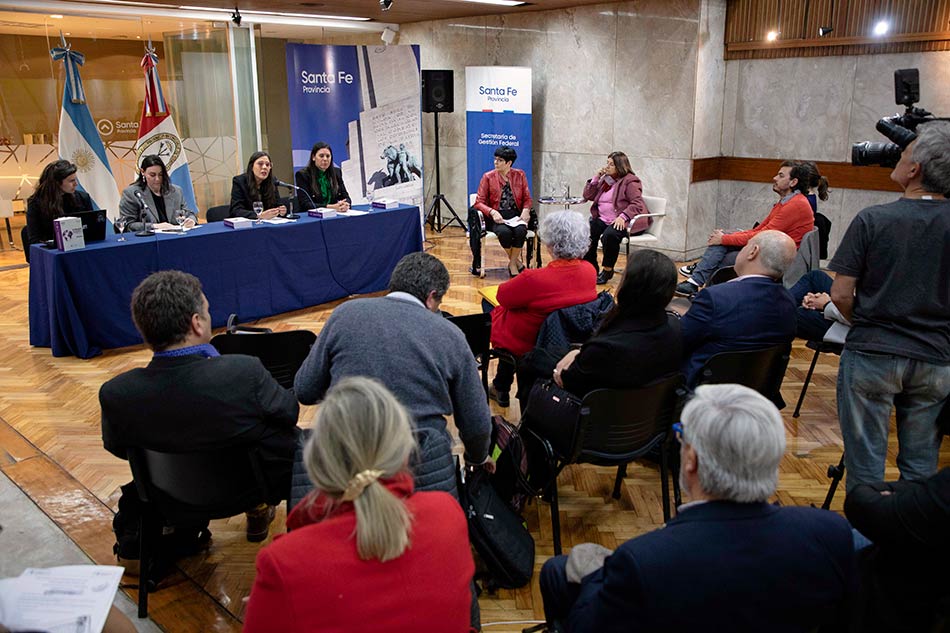 3 Presentacion del libro Voces femeninas en la investigacion santafe.gov .ar