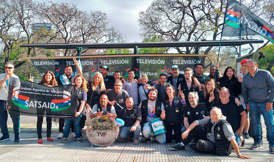 Asamblea y abrazo simbólico a la TV Pública en defensa del sistema estatal de medios 3