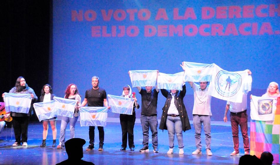 acto por la democracia