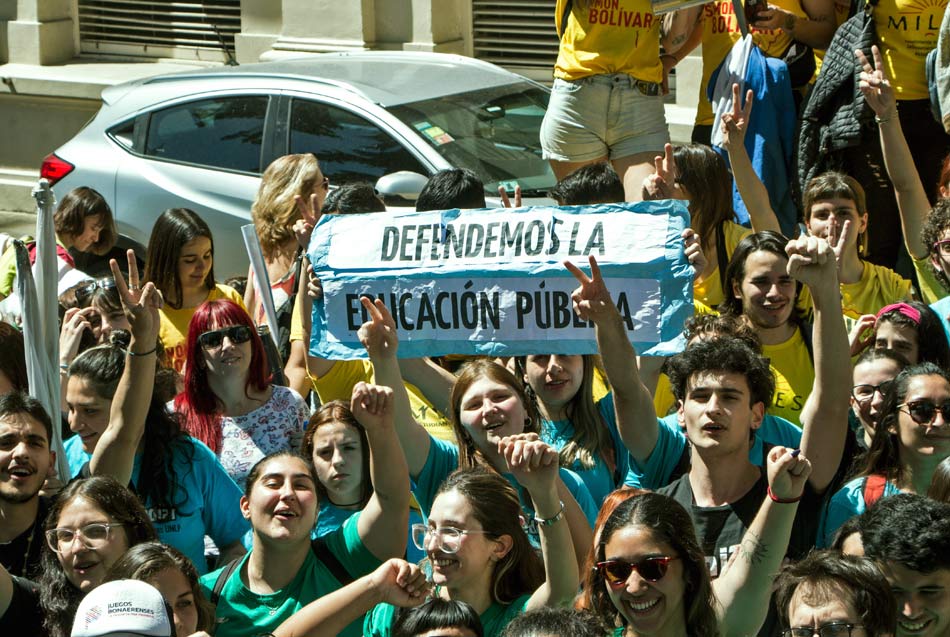 Organizaciones estudiantiles de más de 40 universidades se movilizaron en defensa de la educación pública 3
