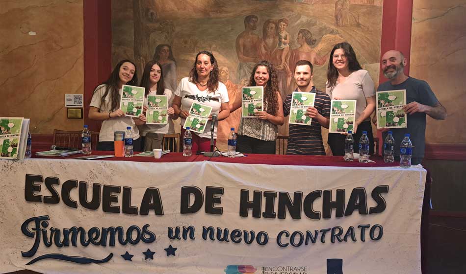 "Encontrarse en la diversidad", un proyecto que le saca la tarjeta roja a la discriminación en fútbol 1 Julia Atoche 2 nota