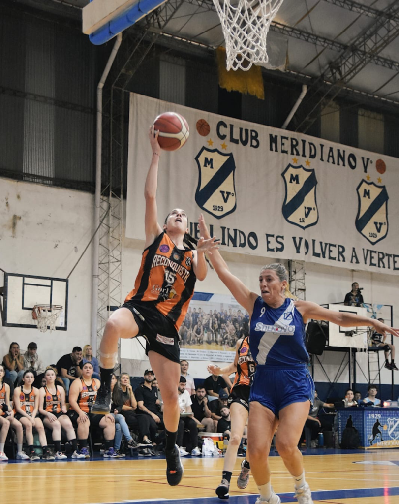 El Club Reconquista sigue en lo más alto del básquet platense femenino 3