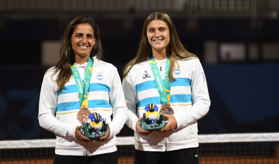 Lourdes Carlé y Julia Riera compartieron el podio de singles en los Juegos Panamericanos. Además ganaron el bronce en el dobles. Crédito: Prensa AAT.
