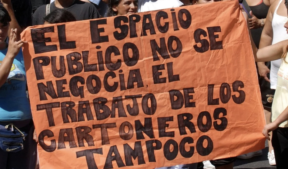 2 CABA cartoneres se movilizaron contra la represion y el recorte salarial movilizacion de la federacion de cartoneros Franco Mercado