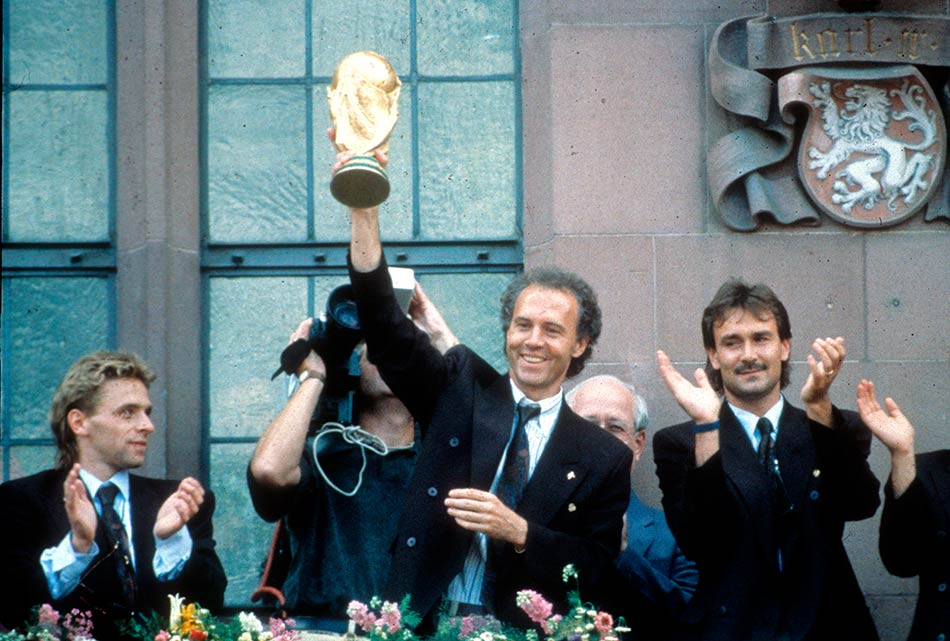 2 El adios a la leyenda alemana Franz Beckenbauer HORSTMUELLER GMBH