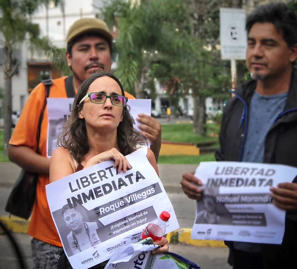 Lucía Castro Olivera, la compañera de Morandini, recorría medios de comunicación hasta que la justicia ordenó un bozal legal para la familia del detenido. Créditos: lapoderosa.org.ar