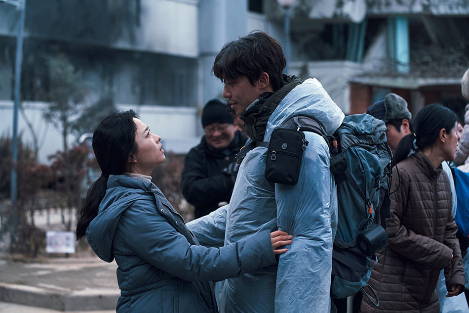 La película brinda emociones y dilemas con buenos efectos visuales y un elenco de figuras como Lee Byung-hun (“El Juego del Calamar”), Park Seo-joon (“Parasite”), y Kim Do-young (“Estación Zombie”). Crédito: @bfargentina