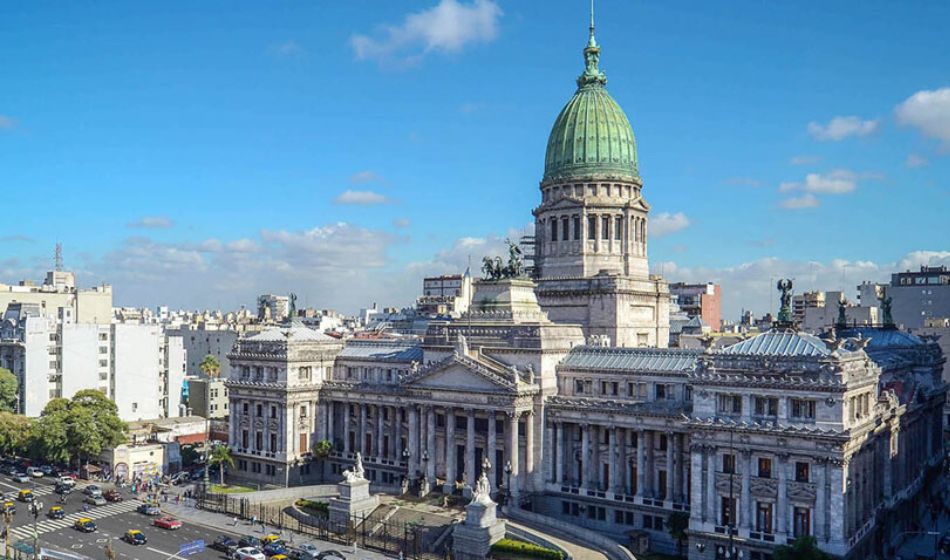 Comenzó el debate de la Ley Ómnibus en el Congreso.