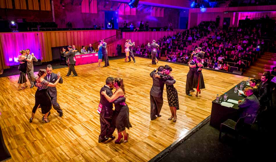 Foto1 Ciudad. Comienza la 18° edicion del Campeonato de Baile radio cultura Belen Mogno