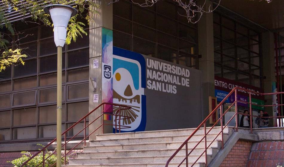 Foto1 La Universidad de San Luis firmo un convenio para desarrollar cannabis medicinal fuente Universidad Nacional de San Luis Agustina Berardozzi