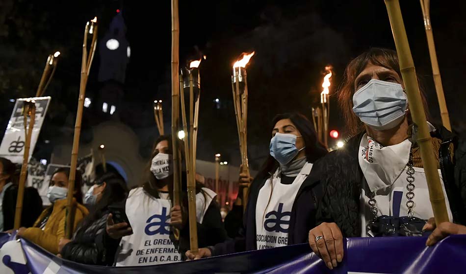 Foto1 Nueva marcha de Antorchas por el reconocimiento de la Enfermeria candela reitano