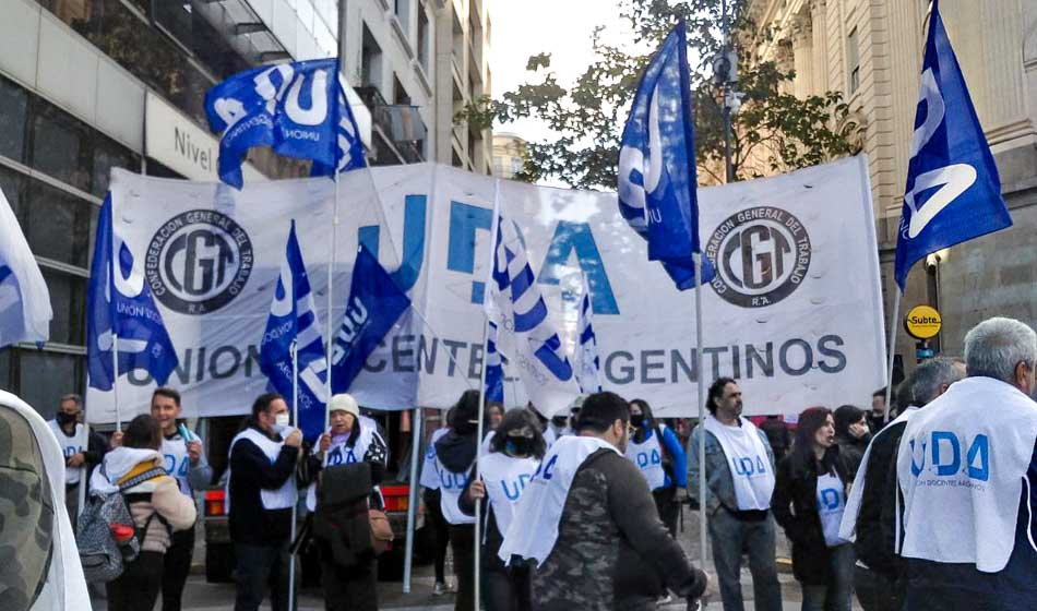 Foto2 Legislatura portena. se aprobo la reforma del estatuto docente Credito Nancy Robledo Jorge M