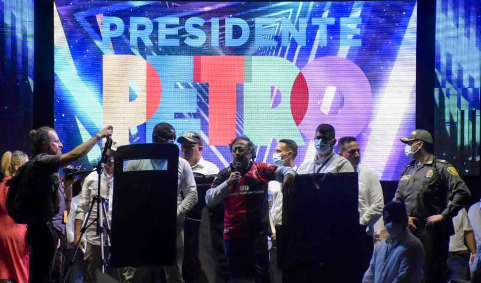 destacada Elecciones en Colombia Petro lidera las encuestas y alertan por su seguridad agencia periodismo investigativo Manu DUrbano