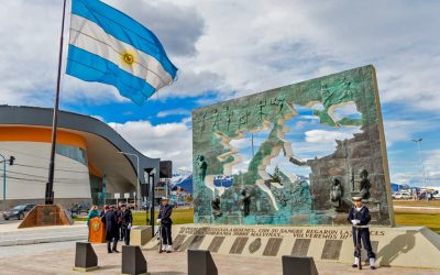 Argentina reacciona ante la presencia de Cameron en Malvinas