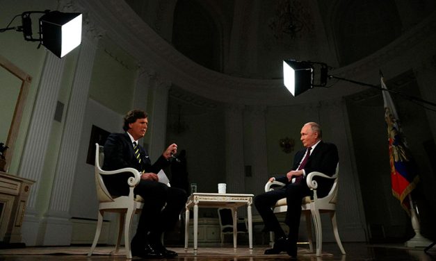 Una entrevista histórica: Tucker Carlson y la primera exposición mediática de Putin desde el inicio de la confrontación en Ucrania