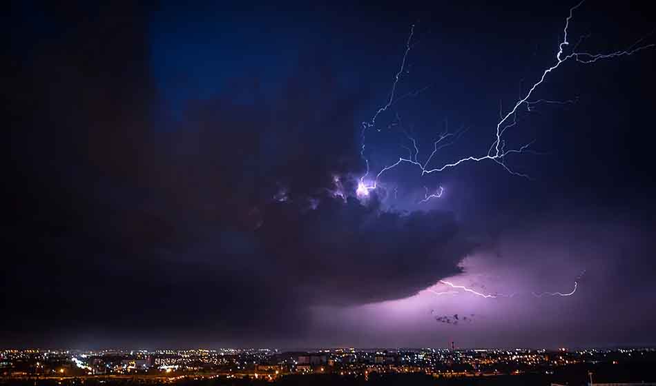 tormentas y tornados