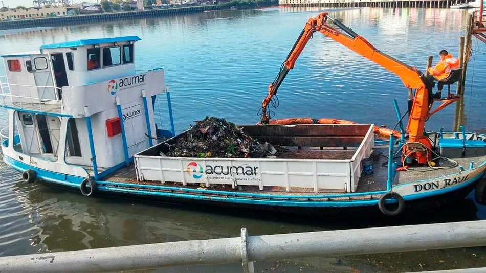 2 Trabajadores de ACUMAR exigen la reincorporacion de 64 companeros despedidos acumar.gob .ar