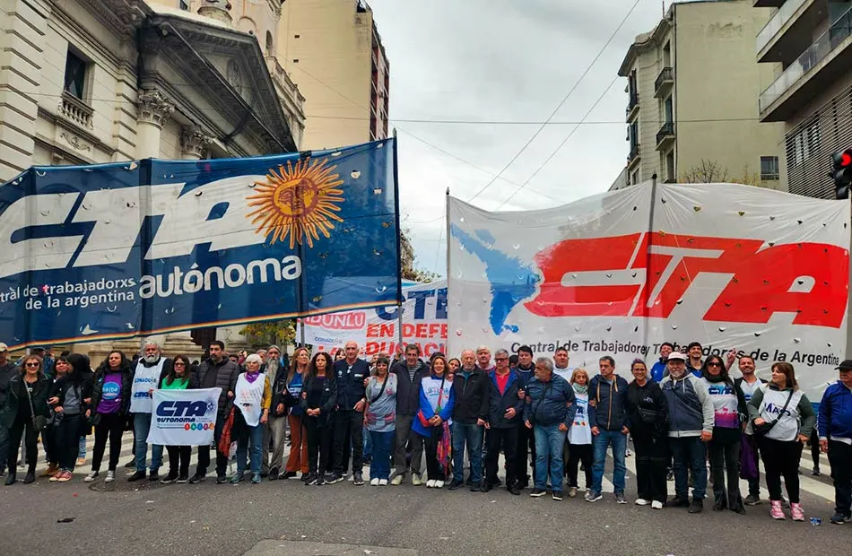 3 Con un fuerte acatamiento al paro todo el arco sindical grito Milei para la mano cta.org .ar