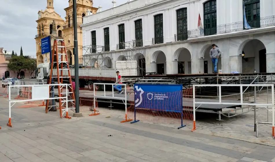 Sin Pacto y con protestas: Javier Milei celebra el 25 de Mayo en Córdoba