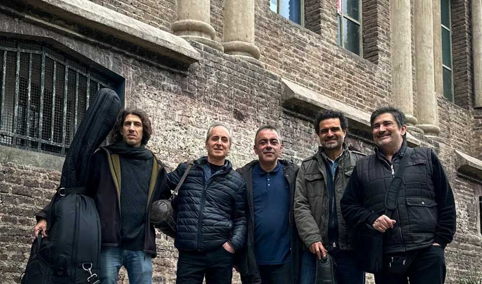 Descubrí en esta nota nuestras sugerencias para que disfrutes lo mejor en este otoño en la ciudad, como escuchar buena musica de la mano de la agrupación Argentum Jazz Quinteto y su show en vivo a pleno jazz. Crédito @argentumjazzquinteto