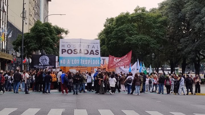 Los trabajadores del Hospital Posadas llevaron adelante una jornada de lucha y movilización 1 hospital