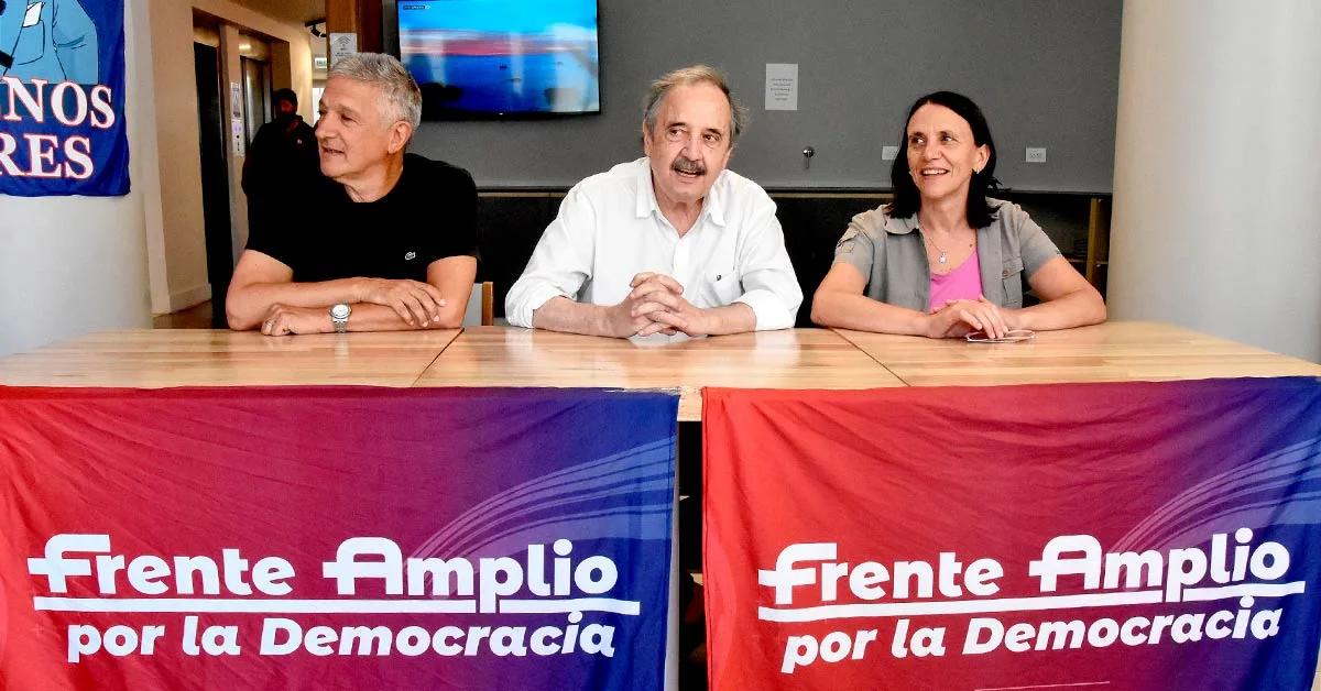 Ricardo Alfonsín en Malvinas Argentinas 1 Alfonsín